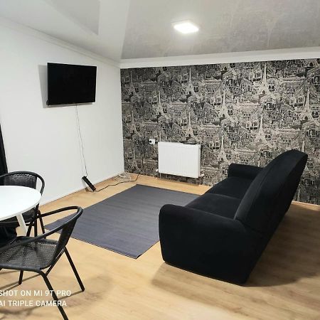 Studio In The Center City Kischinau Exterior foto
